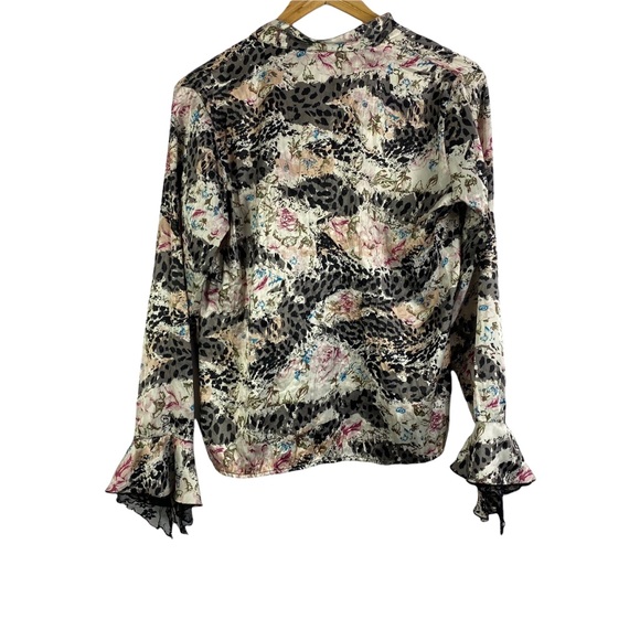 Mds California printed top blouse v Neck Ruffle Bell Sleeve Size Medium - Picture 3 of 8